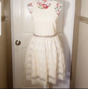 Beautiful cream dress size 4